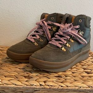 Keds boots size 9